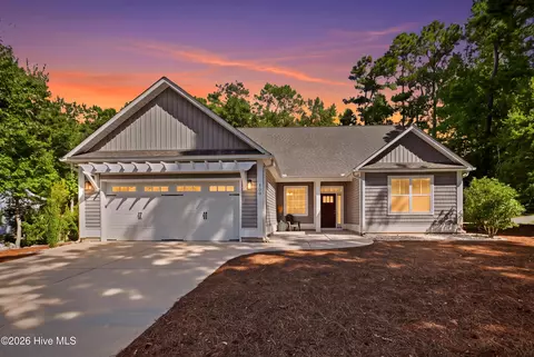 Exterior - 100 Hickory Cir, Hampstead, NC 28443 photo 1 of 5