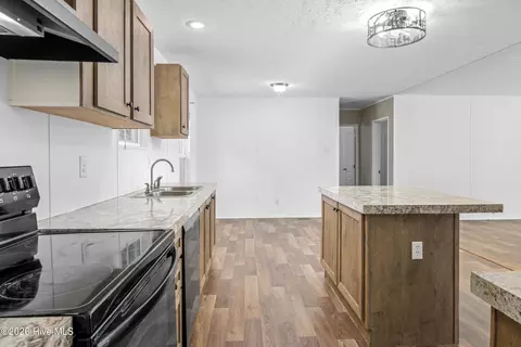 Kitchen - 1040 River Fork Rd, Waterloo, SC 29384 photo 3 of 4