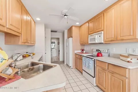 Kitchen - 270 Oakleaf Dr, Pine Knoll Shores, NC 28512 photo 2 of 2