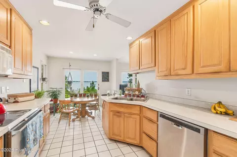 Kitchen - 270 Oakleaf Dr, Pine Knoll Shores, NC 28512 photo 1 of 2