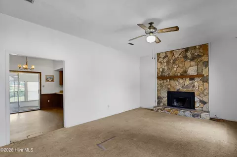 Living - 131 Cyndee Cir, Martinez, GA 30907 photo 2 of 3