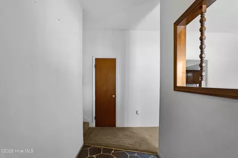 Entry Way - 131 Cyndee Cir, Martinez, GA 30907 photo 2 of 2