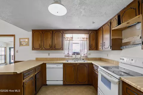 Kitchen - 131 Cyndee Cir, Martinez, GA 30907 photo 2 of 2