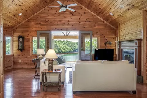 Living - 509 Lonesome Pine Rd, Murphy, NC 28906 photo 1 of 6
