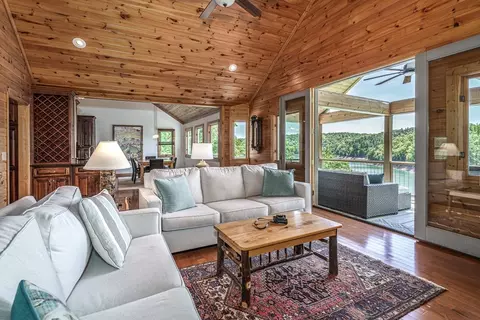 Living - 509 Lonesome Pine Rd, Murphy, NC 28906 photo 2 of 6