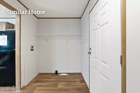 Entry Way - 152 Quail Point Dr, Hubert, NC 28539 photo 4 of 7