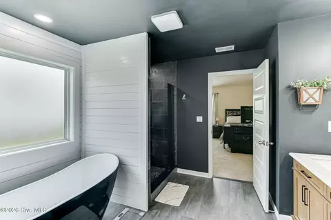 Bath - 4625 Southwind Rd, Evans, GA 30809 photo 4 of 6