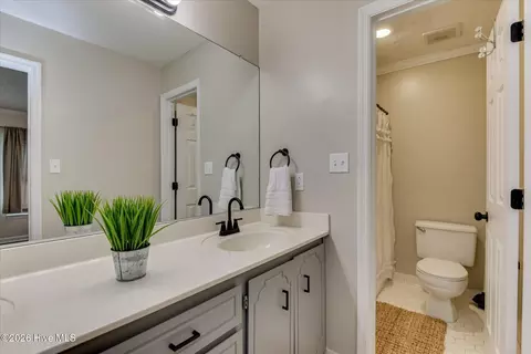 Bath - 666 Kemper Dr, Evans, GA 30809 photo 2 of 4