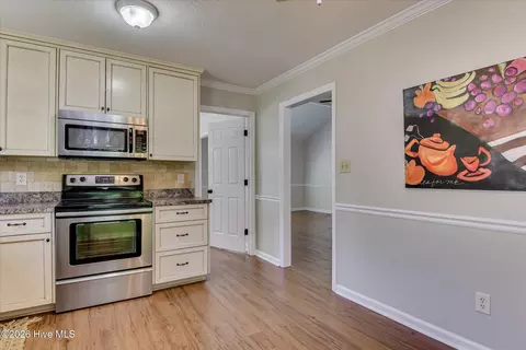 Kitchen - 666 Kemper Dr, Evans, GA 30809 photo 4 of 4