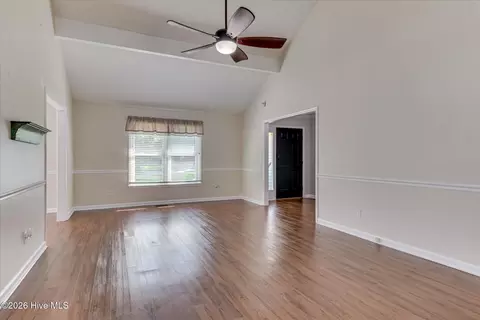 Living - 666 Kemper Dr, Evans, GA 30809 photo 5 of 6