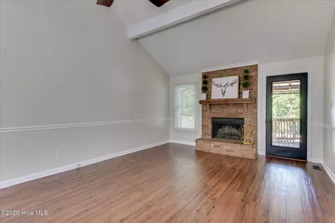Living - 666 Kemper Dr, Evans, GA 30809 photo 4 of 6