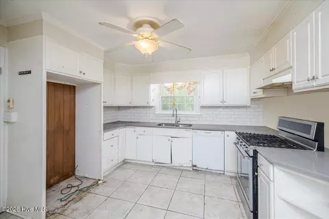 Kitchen - 3141 Ramsgate Rd, Augusta, GA 30909 photo 1 of 4
