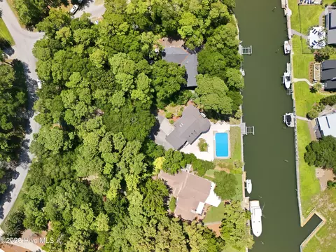 View/Area - 286 Oakleaf Dr, Pine Knoll Shores, NC 28512 photo 2 of 5