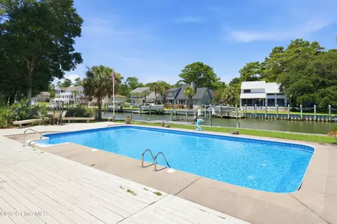Exterior - 286 Oakleaf Dr, Pine Knoll Shores, NC 28512 photo 9 of 14
