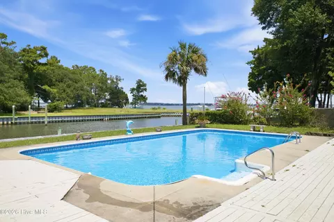 Exterior - 286 Oakleaf Dr, Pine Knoll Shores, NC 28512 photo 6 of 14