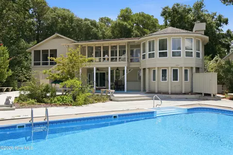 Exterior - 286 Oakleaf Dr, Pine Knoll Shores, NC 28512 photo 3 of 14