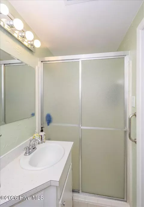 Bath - 2462 Leslie Cir, Augusta, GA 30906 photo 4 of 5