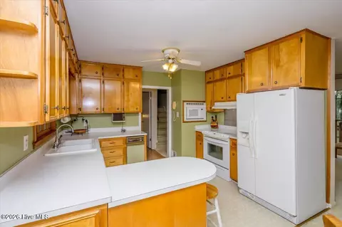 Kitchen - 2462 Leslie Cir, Augusta, GA 30906 photo 2 of 4
