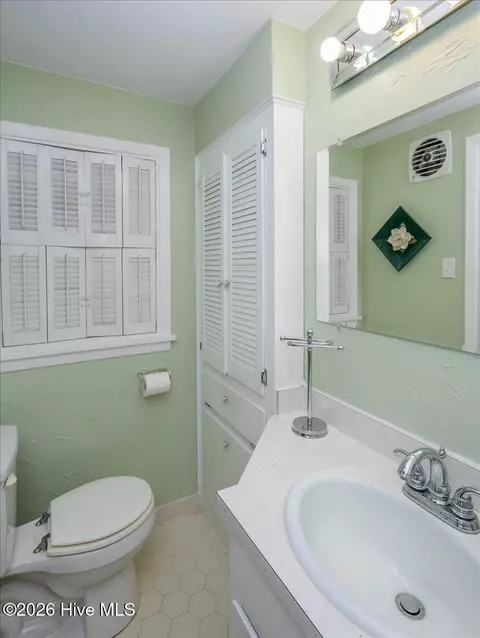 Bath - 2462 Leslie Cir, Augusta, GA 30906 photo 5 of 5