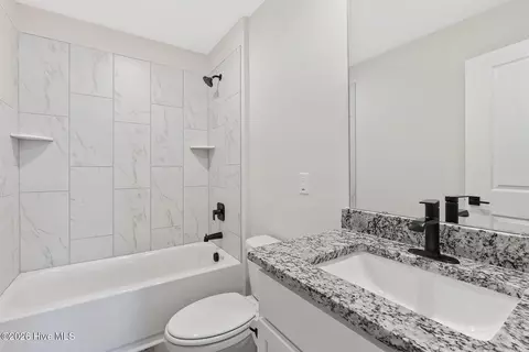 Bath - 141 Commons View Dr, Hampstead, NC 28443 photo 3 of 3