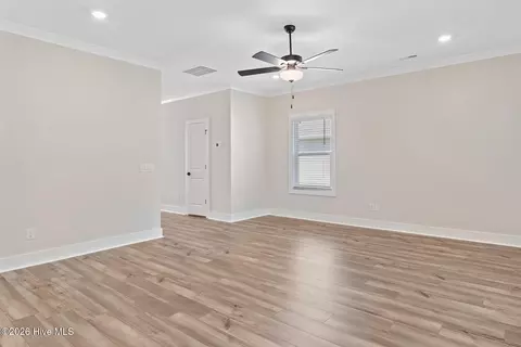 Living - 141 Commons View Dr, Hampstead, NC 28443 photo 1 of 2