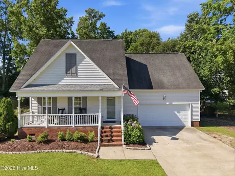 460 Primrose Ln, Winterville, NC 28590