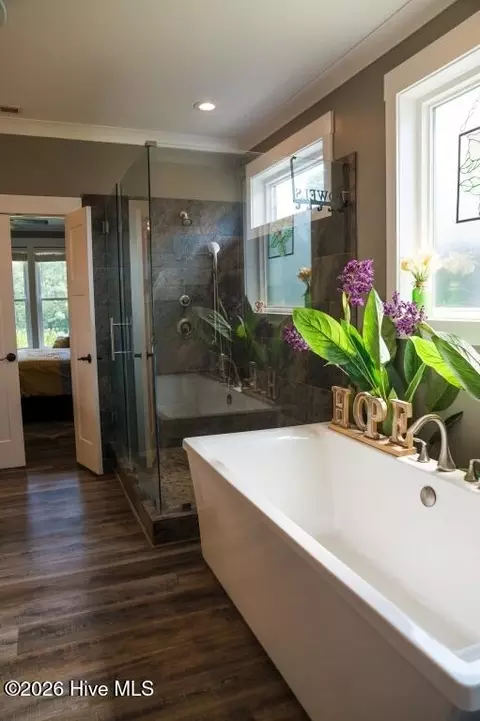 Bath - 906 Marshview Ct, Hubert, NC 28539 photo 2 of 4