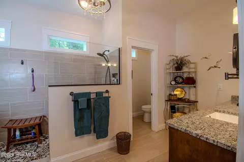 Bath - 1455 Upper Peachtree Rd, Murphy, NC 28906 photo 3 of 6