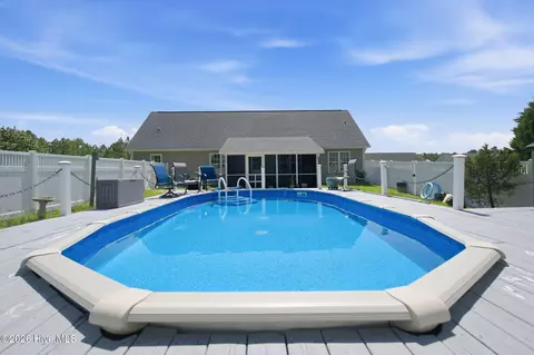 Exterior - 103 Bergman St, Hampstead, NC 28443 photo 7 of 10