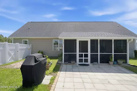 Exterior - 103 Bergman St, Hampstead, NC 28443 photo 4 of 10