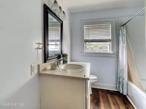 Bath - 111 Pineview St, Havelock, NC 28532 photo 1 of 3