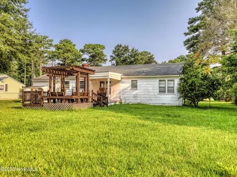 Exterior - 111 Pineview St, Havelock, NC 28532 photo 9 of 14