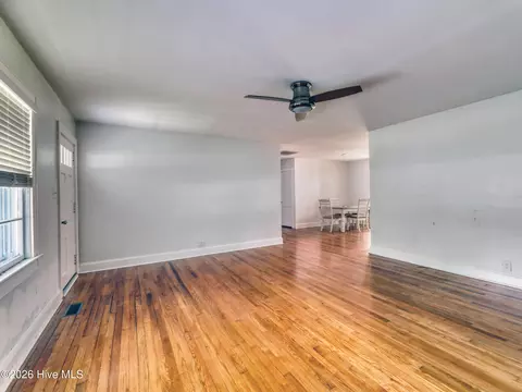 Living - 111 Pineview St, Havelock, NC 28532 photo 3 of 5