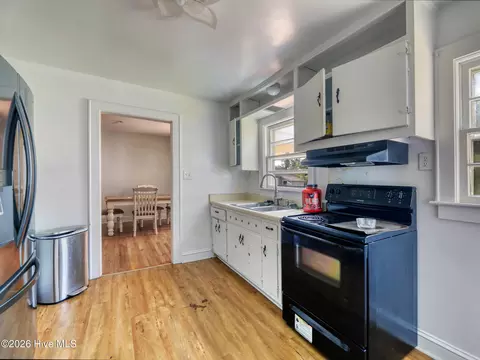 Kitchen - 111 Pineview St, Havelock, NC 28532 photo 4 of 4