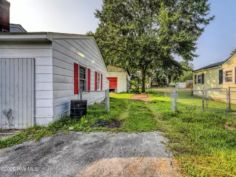 Exterior - 111 Pineview St, Havelock, NC 28532 photo 4 of 14