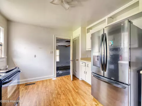 Kitchen - 111 Pineview St, Havelock, NC 28532 photo 2 of 4
