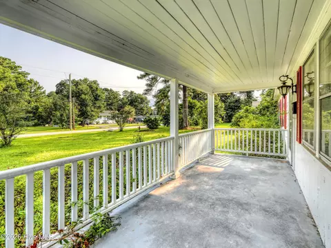 Exterior - 111 Pineview St, Havelock, NC 28532 photo 2 of 14