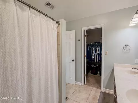 Bath - 532 Waterford Dr, Evans, GA 30809 photo 3 of 4