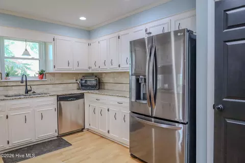 Kitchen - 532 Waterford Dr, Evans, GA 30809 photo 3 of 6
