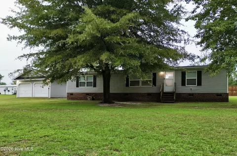 801 S Old Wire Rd, Red Springs, NC 28377