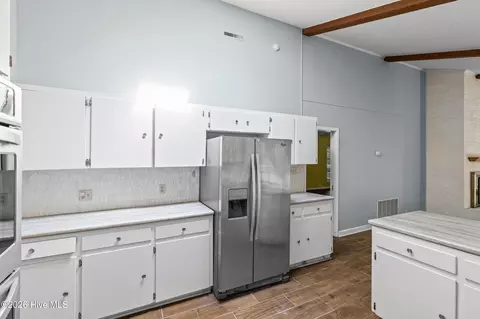 Kitchen - 203 Helen St, Hampton, SC 29924 photo 4 of 4