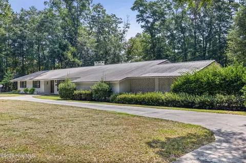 Exterior - 203 Helen St, Hampton, SC 29924 photo 2 of 5