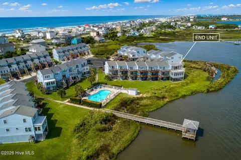 35 Bermuda Landing Pl, North Topsail Beach, NC 28460