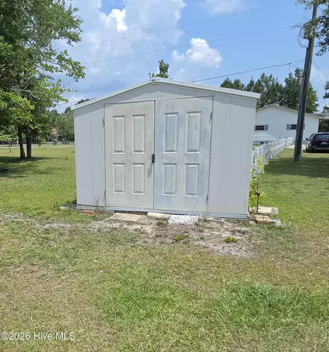 205 Meadow Ln E, Hubert, NC 28539 photo 12