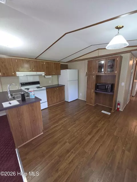 205 Meadow Ln E, Hubert, NC 28539 photo 5