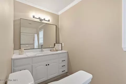 Bath - 2704 Bolling Rd, Augusta, GA 30909 photo 4 of 7