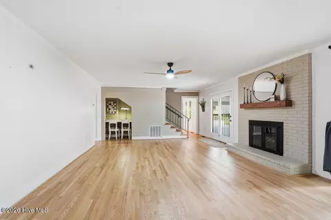 Living - 2704 Bolling Rd, Augusta, GA 30909 photo 3 of 4
