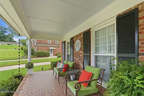 Exterior - 2704 Bolling Rd, Augusta, GA 30909 photo 4 of 9
