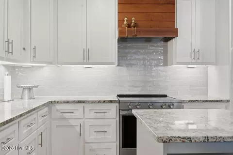 Kitchen - 2704 Bolling Rd, Augusta, GA 30909 photo 4 of 5