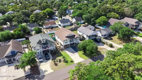 131 NE 15th St, Oak Island, NC 28465